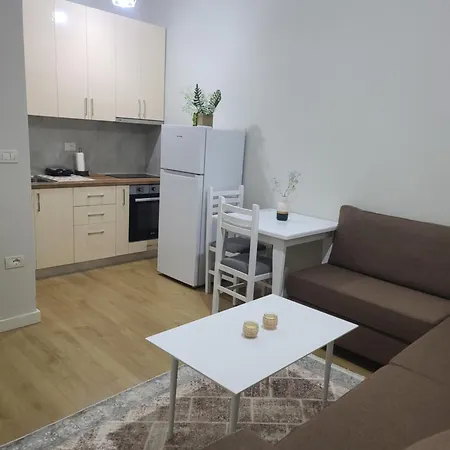 Home Inn Apartaments * تيرانا