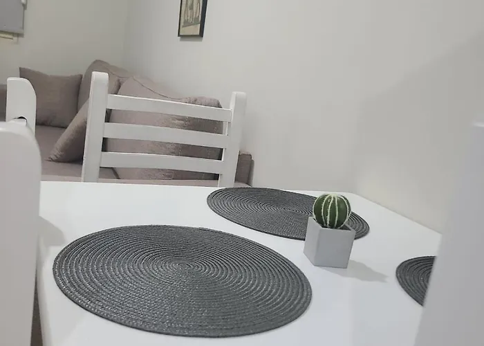 Home Inn Apartaments 公寓 *