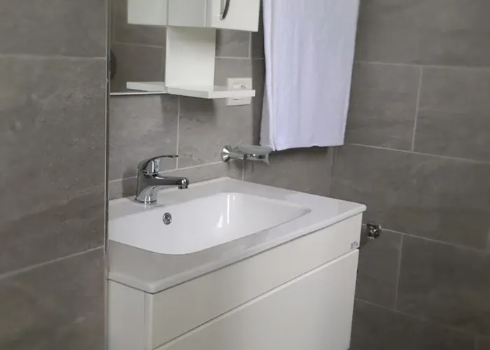 Home Inn Apartaments 公寓