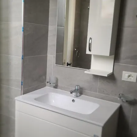 Lägenhet Home Inn Apartaments Tirana